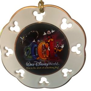 2001 Hallmark Keepsake Walt Disney World Porcelain Christmas Ornament